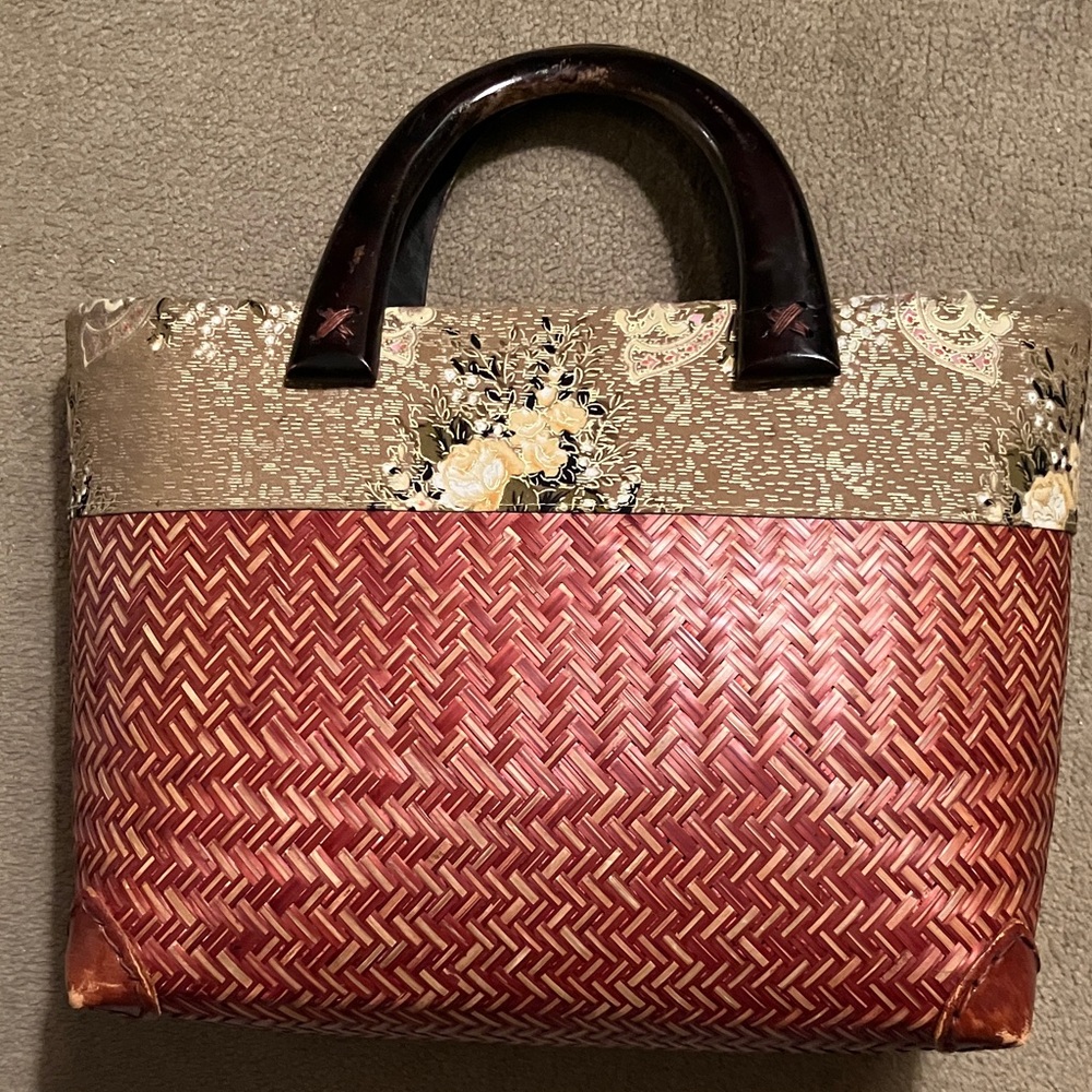 Source Unknown Woven Brown Tote with Gold Brocade Panel and Dark Wood Handles